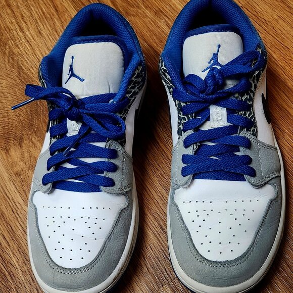 Jordan 1 Low SE True Blue - Picture 1 of 4